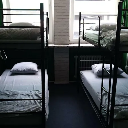 Hostel Crane